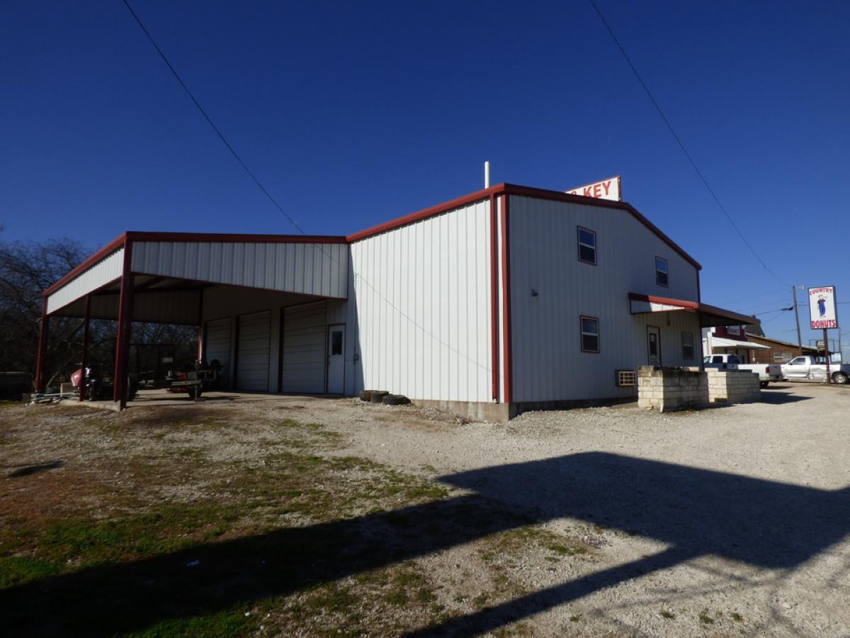 Picture of Commercial Building For Sale in Clifton, Texas, United States