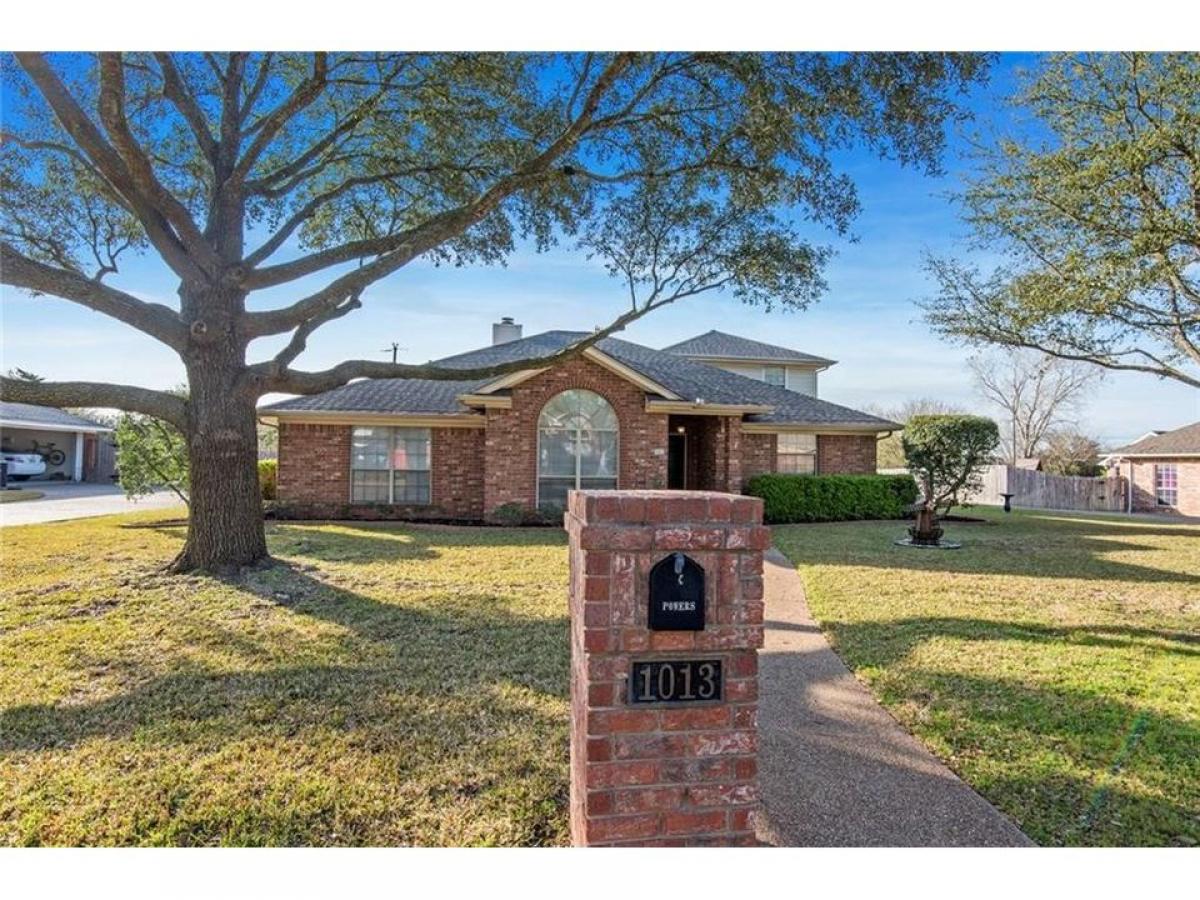 Picture of Home For Sale in Hewitt, Texas, United States