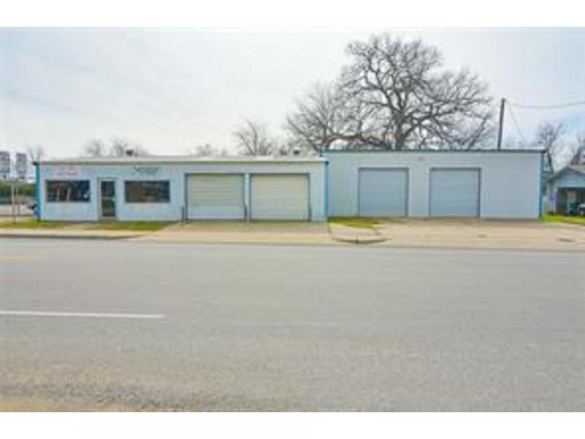 Picture of Commercial Building For Sale in Meridian, Texas, United States