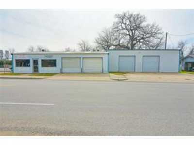 Commercial Building For Sale in Meridian, Texas