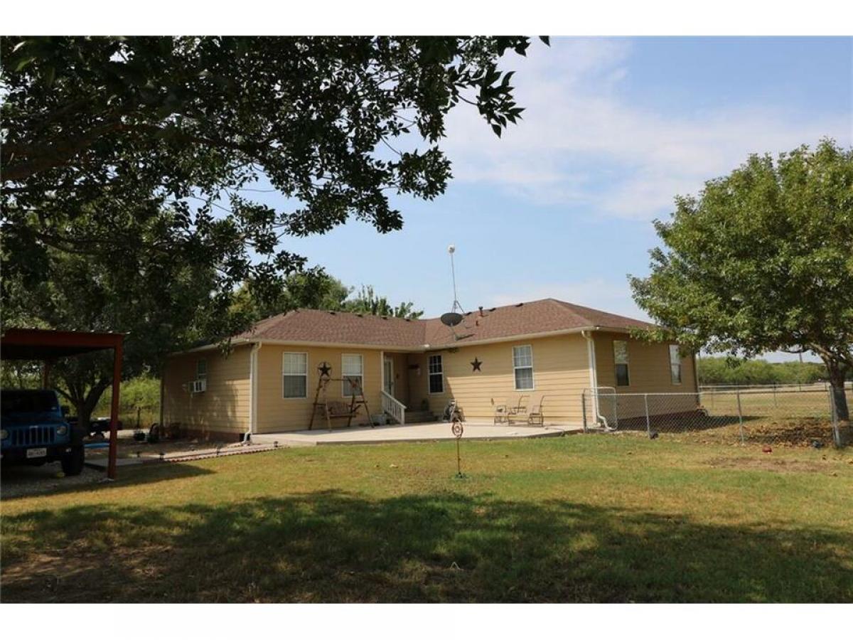 Picture of Home For Sale in Axtell, Texas, United States