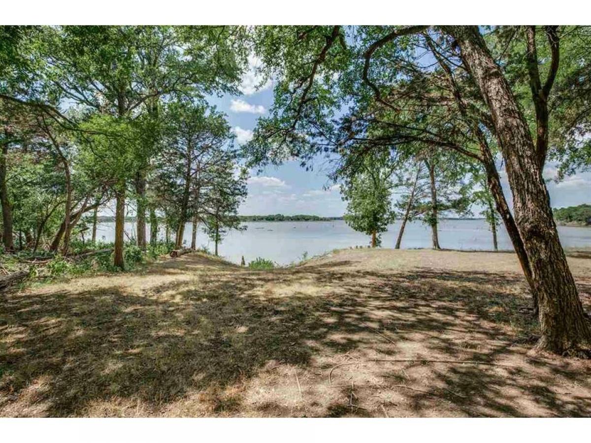 Picture of Home For Sale in Waco, Texas, United States