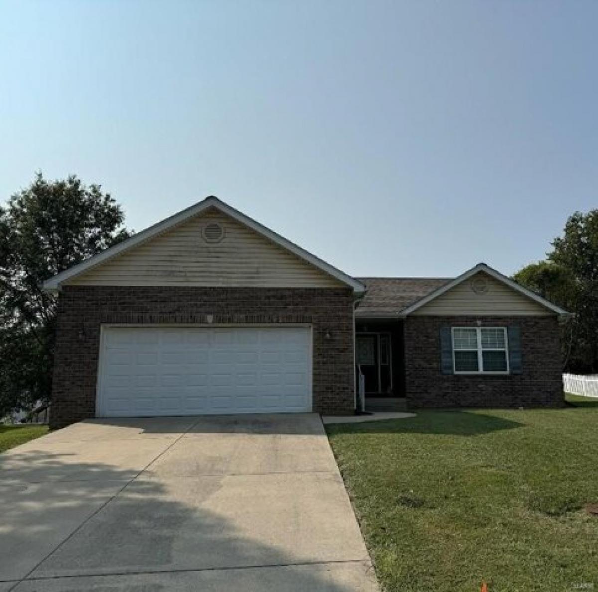 Picture of Home For Sale in Valmeyer, Illinois, United States