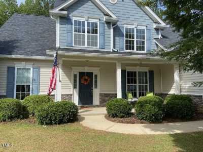 Home For Sale in Holly Springs, North Carolina