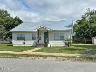 Home For Sale in Lucedale, Mississippi