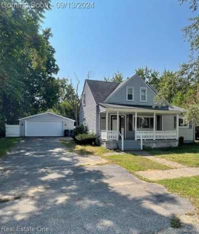 Home For Rent in Westland, Michigan