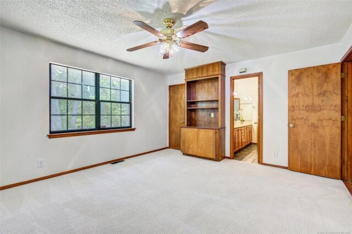 Picture of Home For Sale in Tulsa, Oklahoma, United States