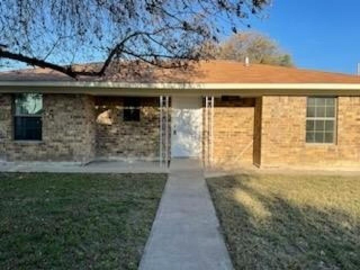 Picture of Home For Sale in Eagle Pass, Texas, United States