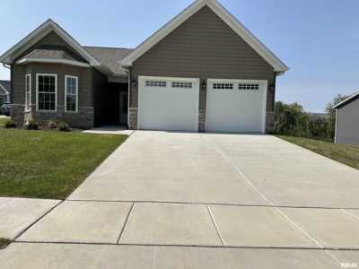 Home For Sale in Bettendorf, Iowa