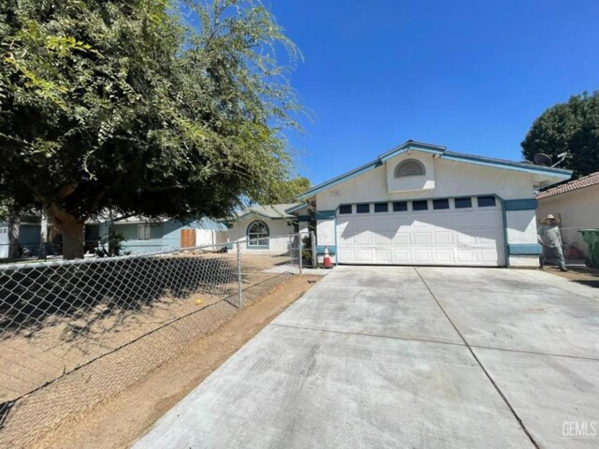 Picture of Home For Sale in Shafter, California, United States