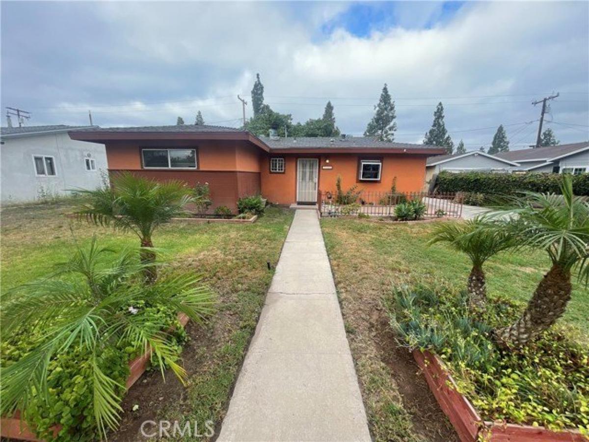 Picture of Home For Sale in Santa Ana, California, United States