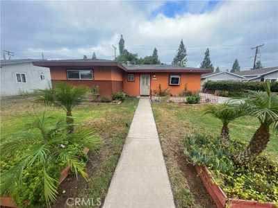 Home For Sale in Santa Ana, California