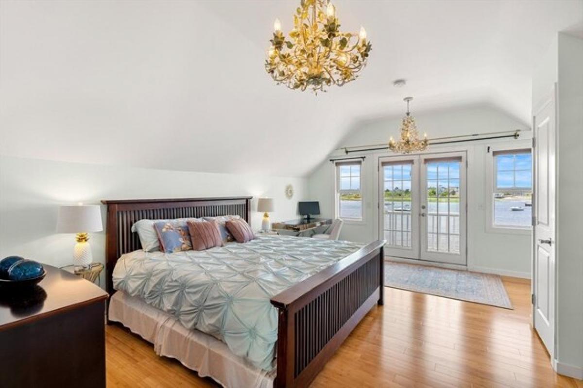 Picture of Home For Sale in Newburyport, Massachusetts, United States