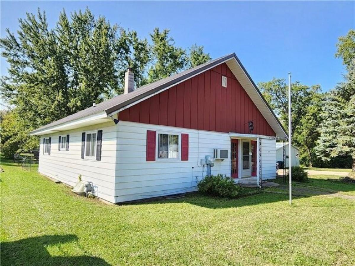 Picture of Home For Sale in Augusta, Wisconsin, United States