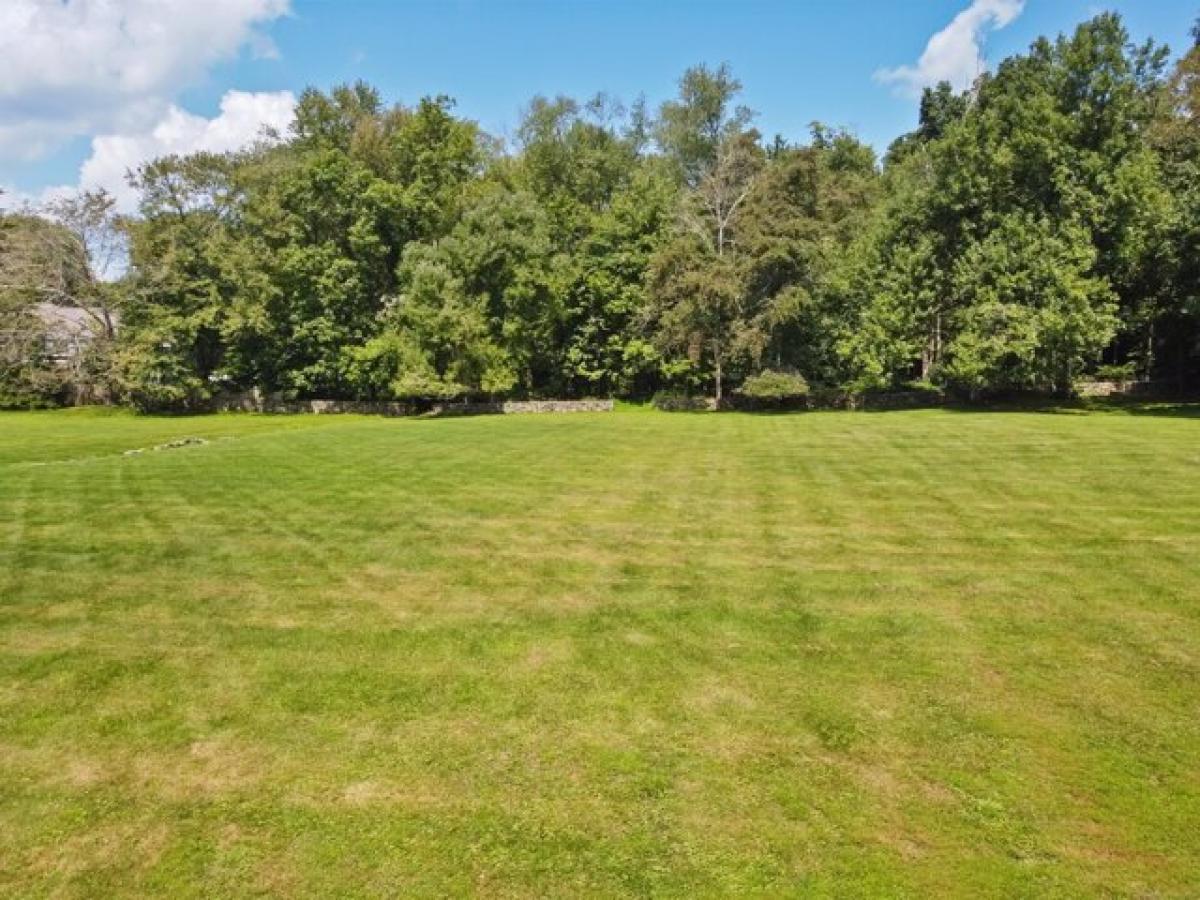 Picture of Residential Land For Sale in Fairfield, Connecticut, United States