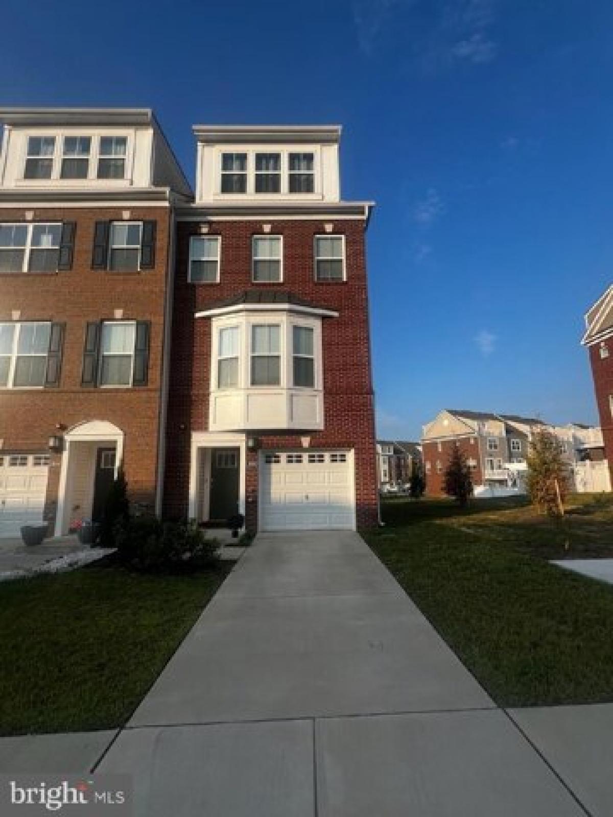 Picture of Home For Sale in White Plains, Maryland, United States