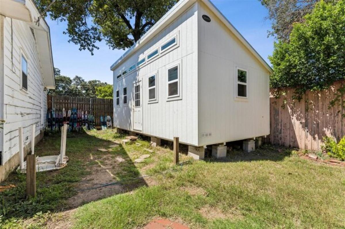 Picture of Home For Sale in Haltom City, Texas, United States