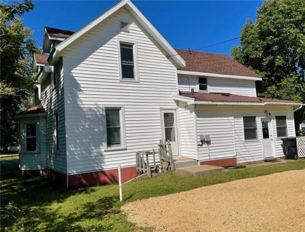 Picture of Home For Sale in Menomonie, Wisconsin, United States