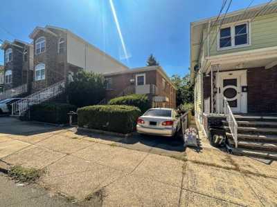 Home For Sale in Jersey City, New Jersey