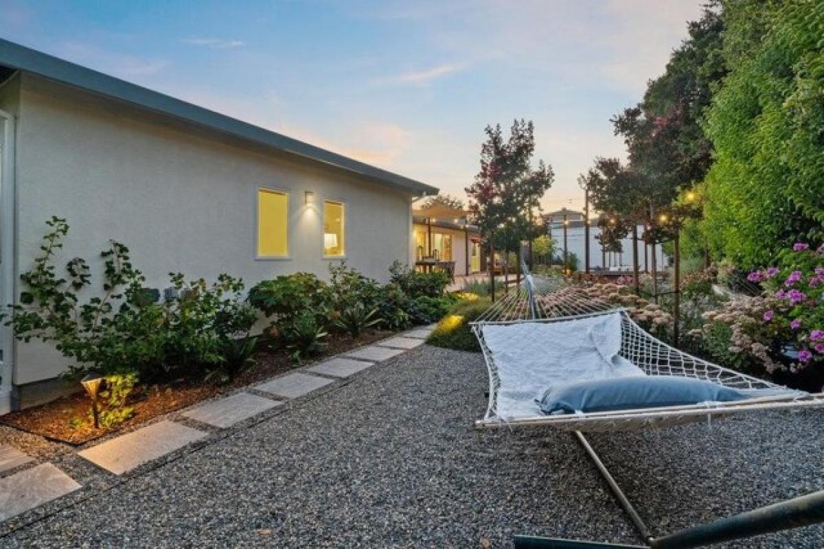 Picture of Home For Sale in Belmont, California, United States