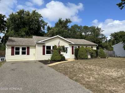 Home For Sale in Lanoka Harbor, New Jersey