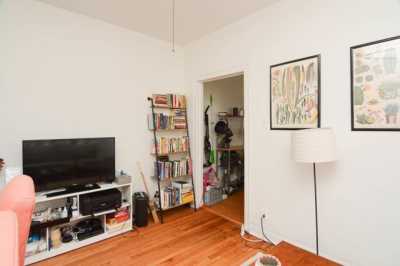 Home For Rent in Chicago, Illinois