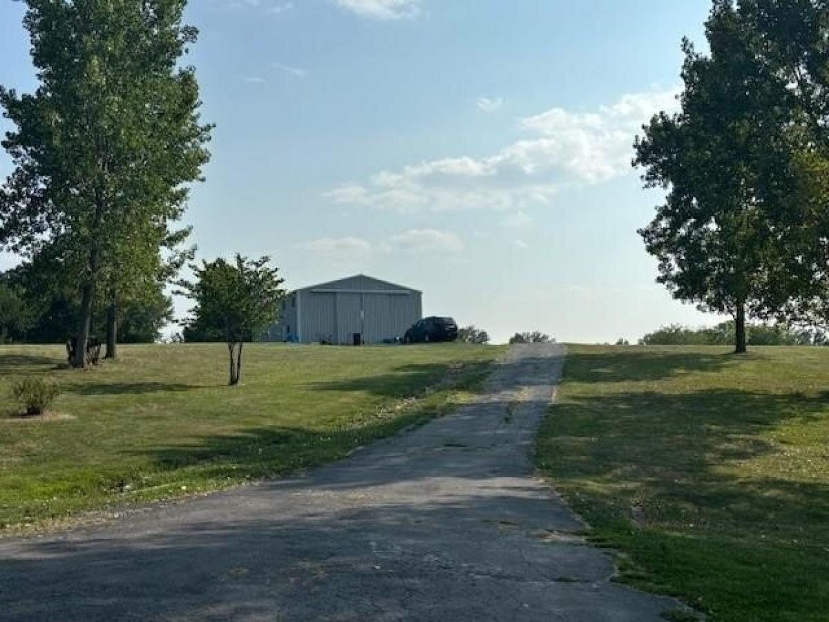 Picture of Home For Sale in Excelsior Springs, Missouri, United States