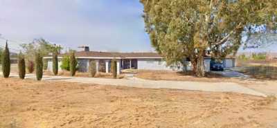 Home For Sale in Apple Valley, California