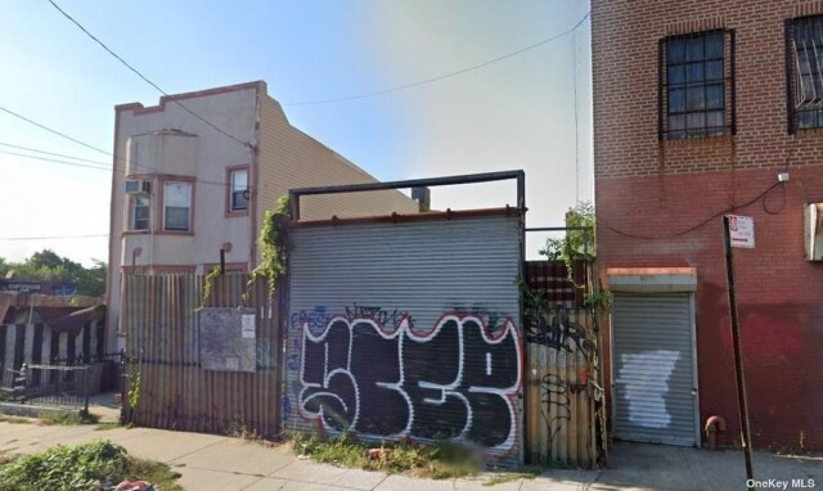 Picture of Residential Land For Sale in Brooklyn, New York, United States