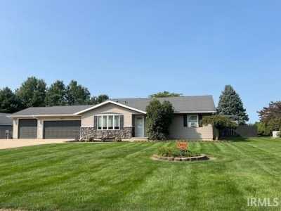 Home For Sale in Wakarusa, Indiana