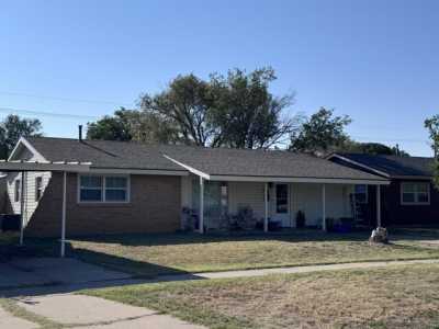 Home For Sale in Plainview, Texas