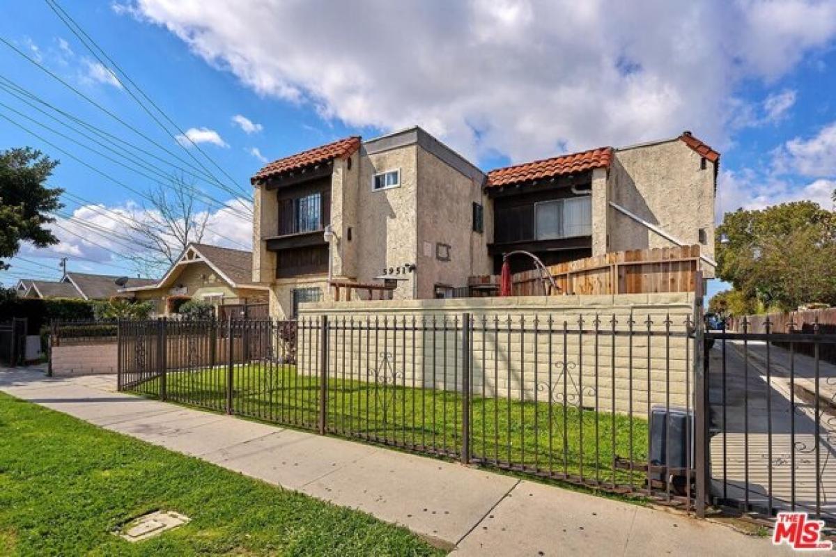 Picture of Home For Sale in Huntington Park, California, United States