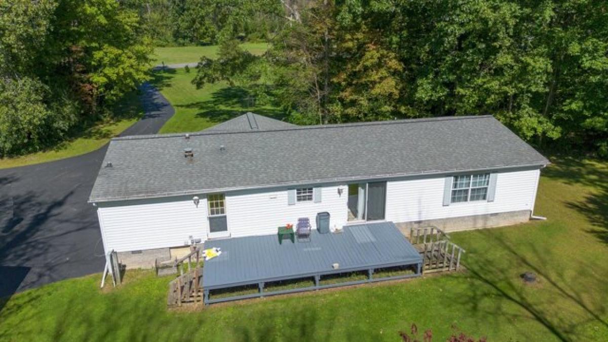 Picture of Home For Sale in Geneva, New York, United States