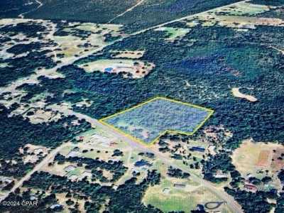 Home For Sale in Bristol, Florida