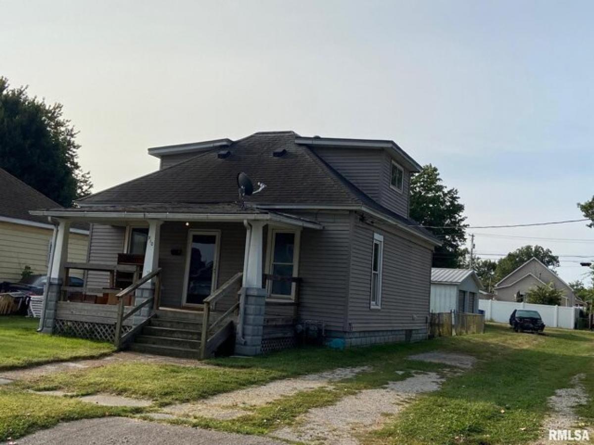 Picture of Home For Sale in Taylorville, Illinois, United States