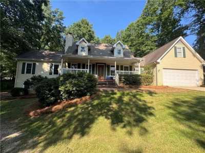 Home For Sale in Flowery Branch, Georgia