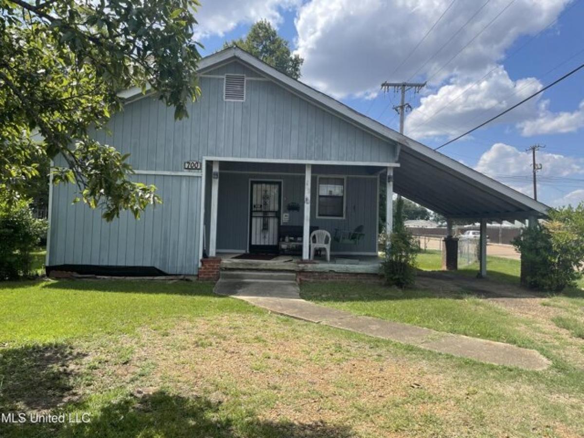 Picture of Home For Sale in Greenwood, Mississippi, United States