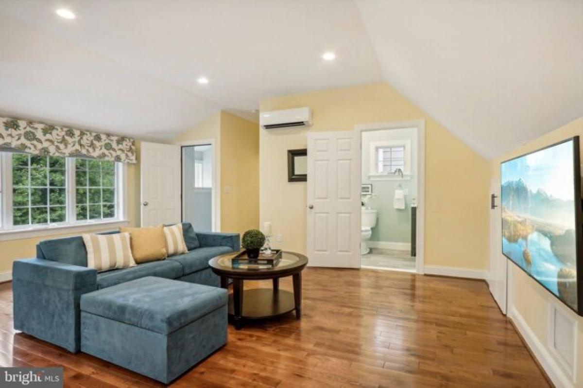 Picture of Home For Sale in Bryn Mawr, Pennsylvania, United States