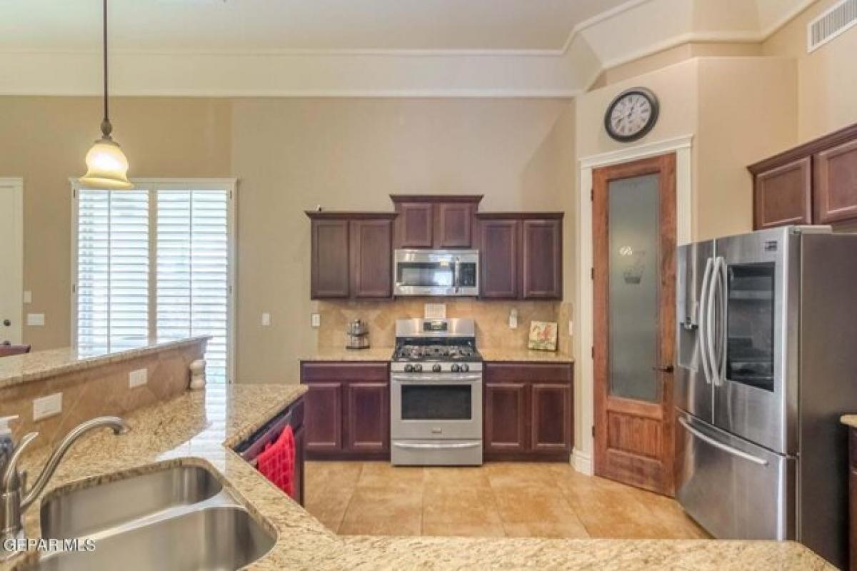 Picture of Home For Sale in El Paso, Texas, United States