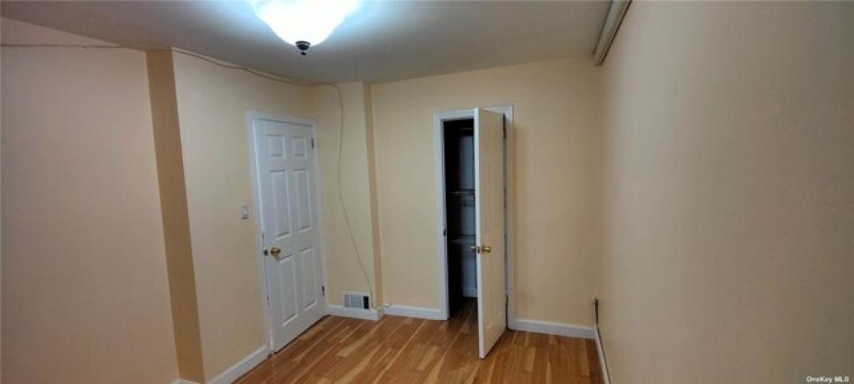 Picture of Home For Rent in Whitestone, New York, United States