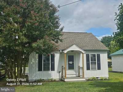 Home For Sale in Bridgeville, Delaware