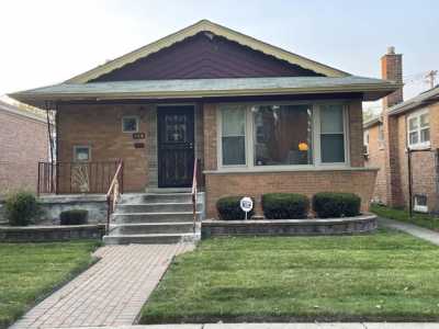 Home For Sale in Chicago, Illinois