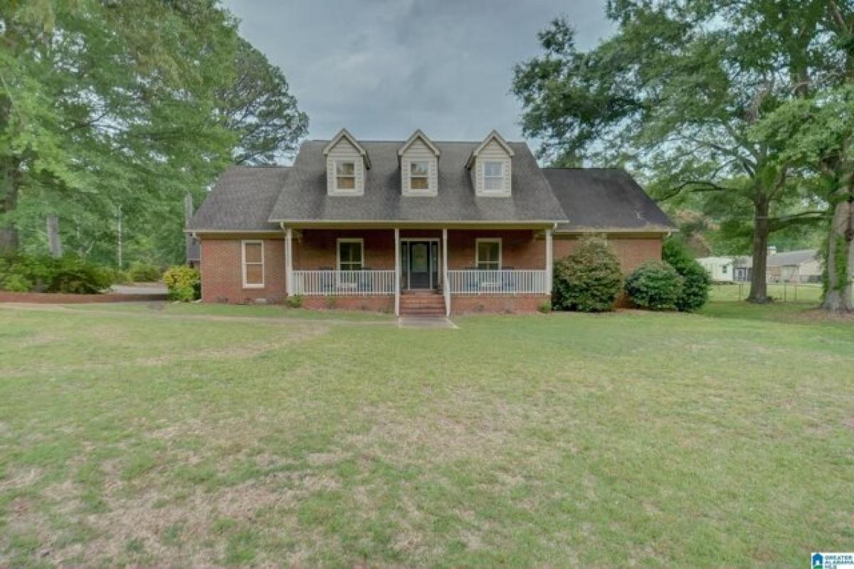 Picture of Home For Sale in Clanton, Alabama, United States