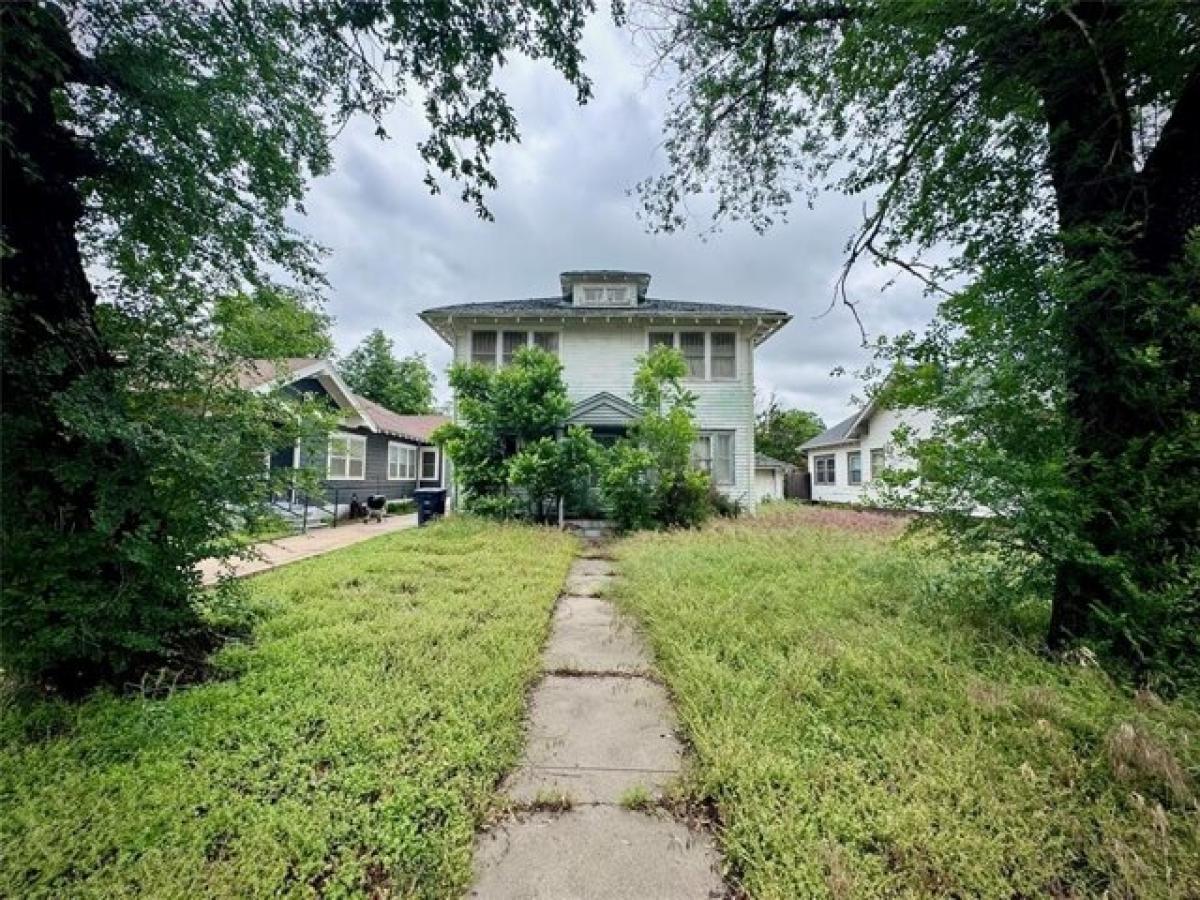 Picture of Home For Sale in Enid, Oklahoma, United States