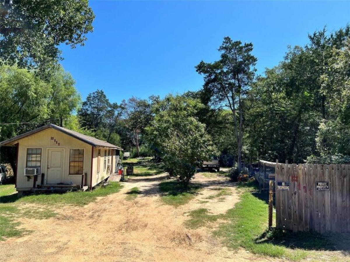 Picture of Home For Sale in Bastrop, Texas, United States