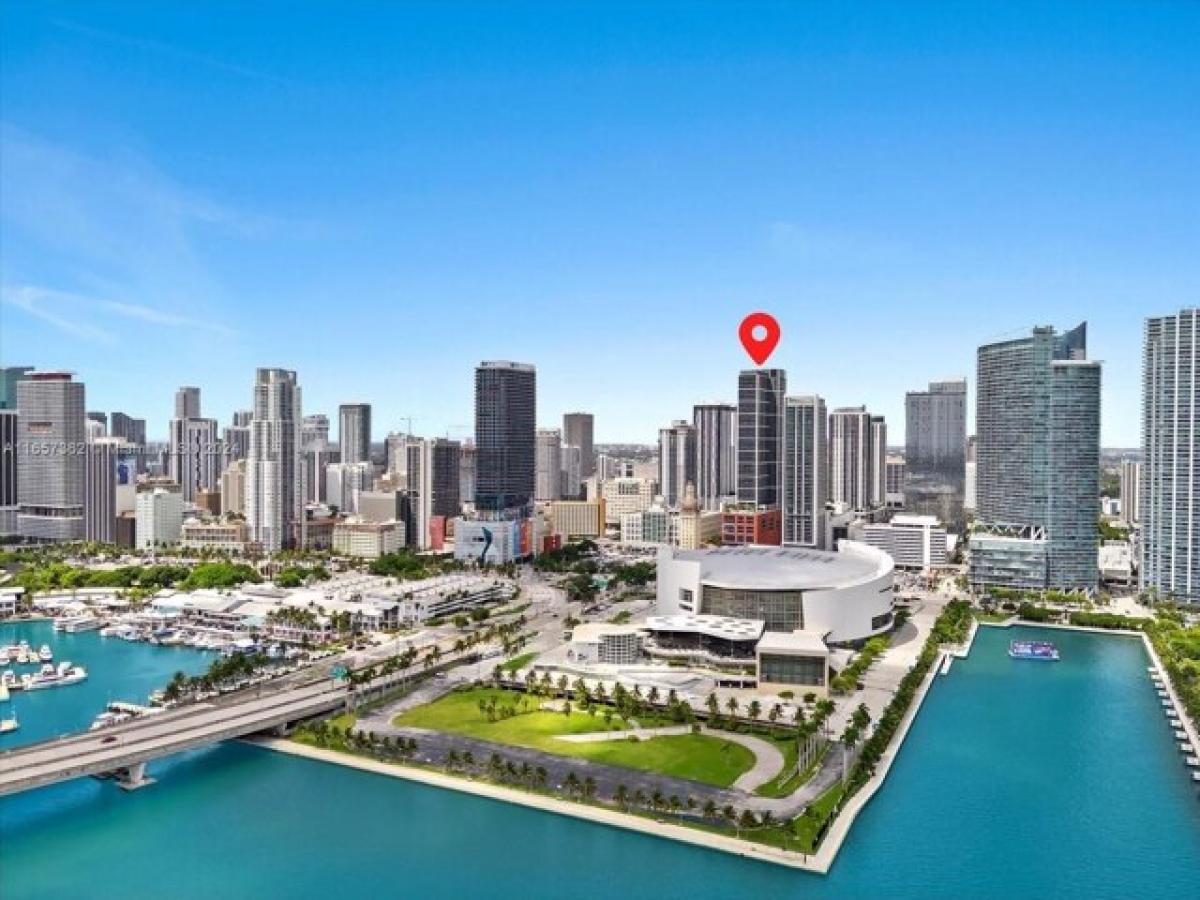 Picture of Home For Sale in Miami, Florida, United States