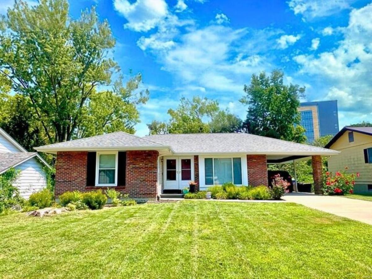 Picture of Home For Sale in Maryland Heights, Missouri, United States