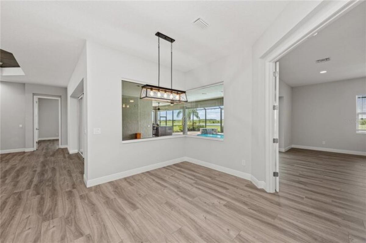 Picture of Home For Sale in Sarasota, Florida, United States