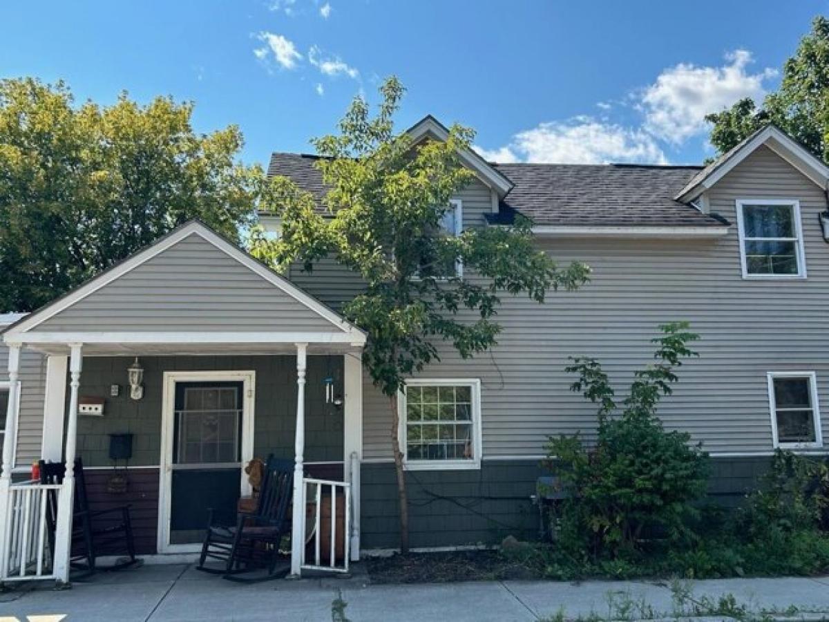 Picture of Home For Sale in Burlington, Vermont, United States