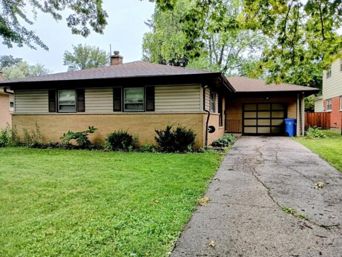 Picture of Home For Sale in Mount Prospect, Illinois, United States